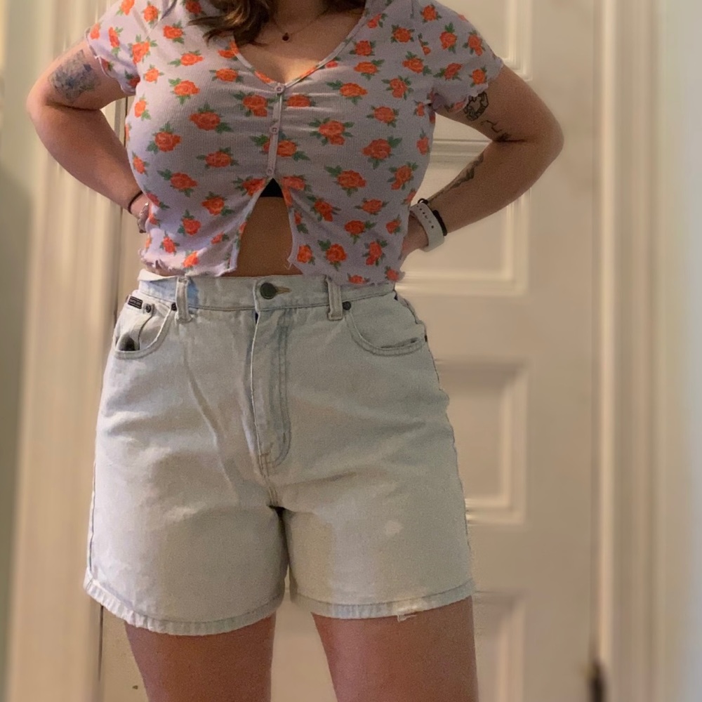 Lightwash Mom Jeans!!